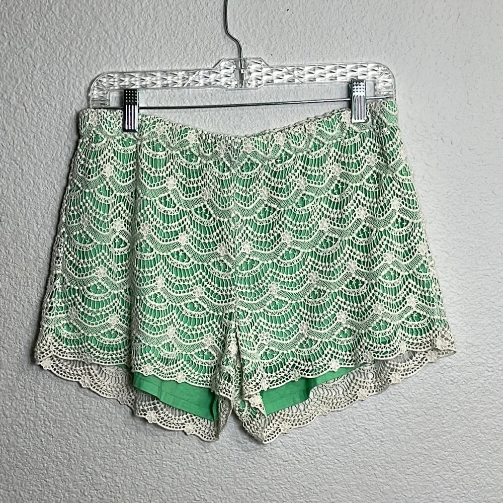 Southern Tide Women's Shorts Medium Pull On Green Lined‎ Lace Resort Coastal